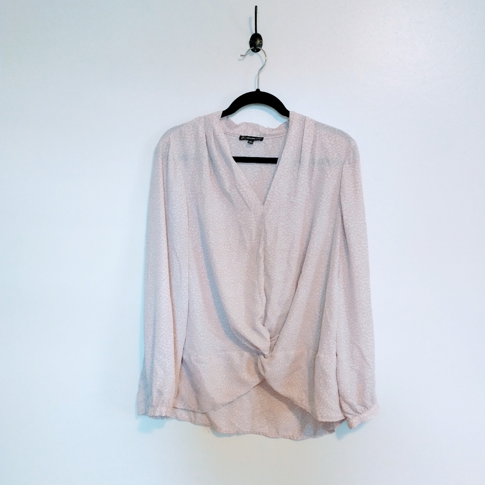 Adrianna Papell patterned long sleeve blouse with twist in the front size XL